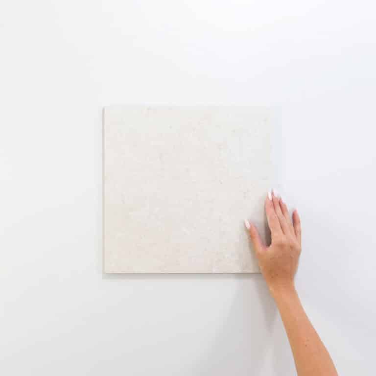 Camilla Off White  Matt P4 – 300×300